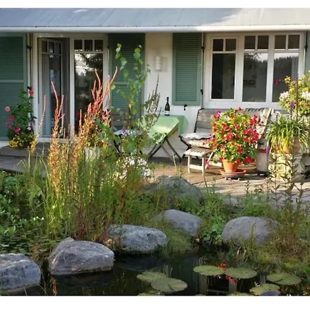 Schoener Mit Gartenterrasse Und Teich * Feldafing