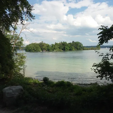 Lägenhet Schoener Mit Gartenterrasse Und Teich Feldafing